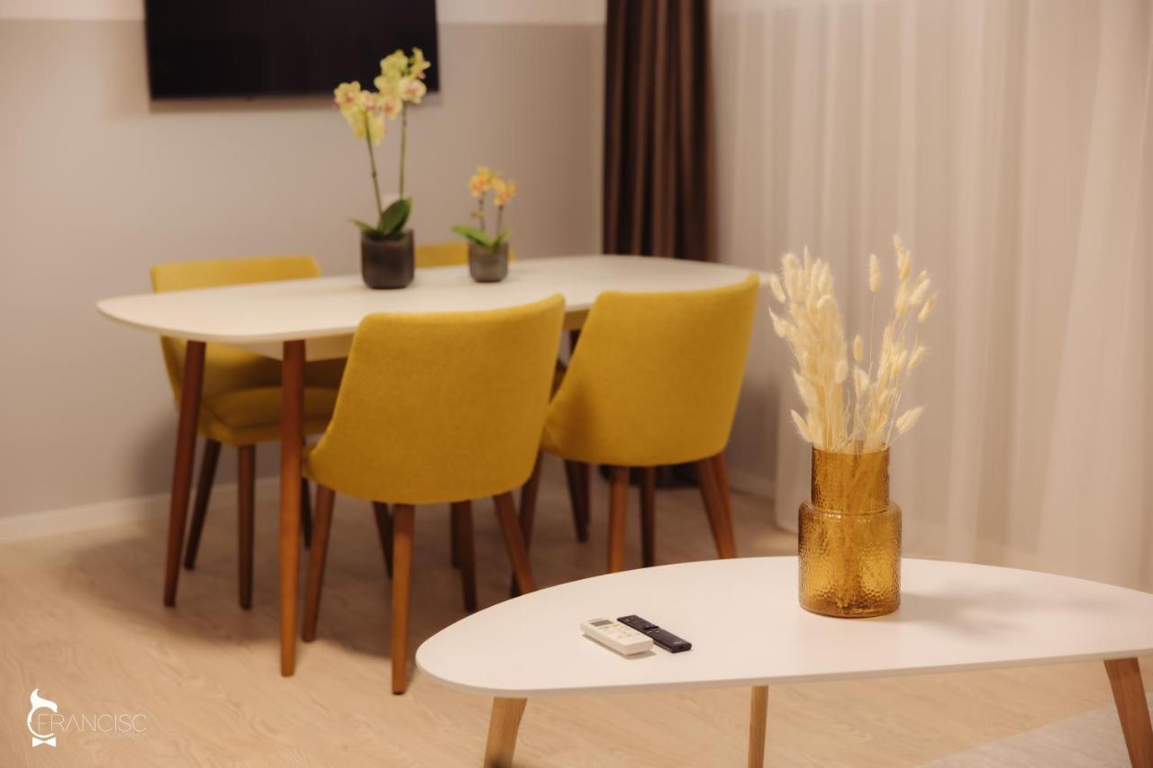 Zen Garden Apartments คลูจ-นาโปกา ภายนอก รูปภาพ