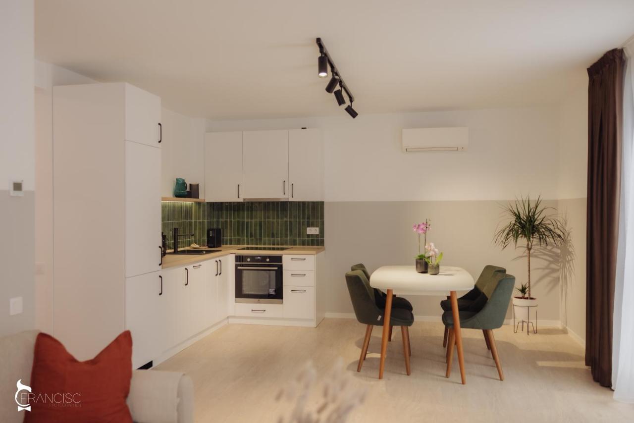 Zen Garden Apartments คลูจ-นาโปกา ภายนอก รูปภาพ