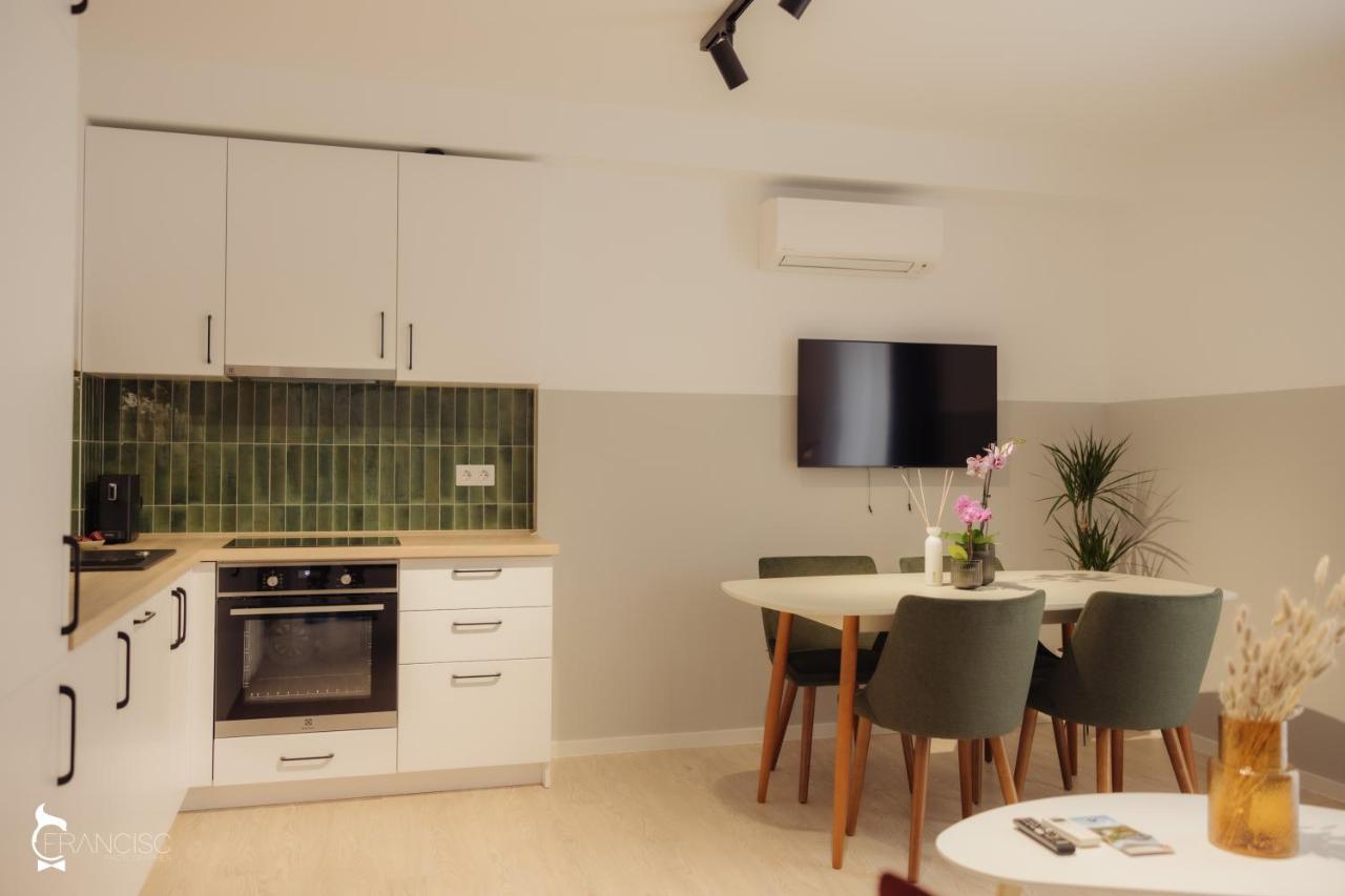 Zen Garden Apartments คลูจ-นาโปกา ภายนอก รูปภาพ