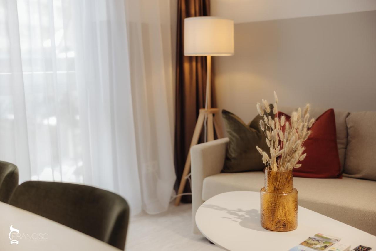 Zen Garden Apartments คลูจ-นาโปกา ภายนอก รูปภาพ