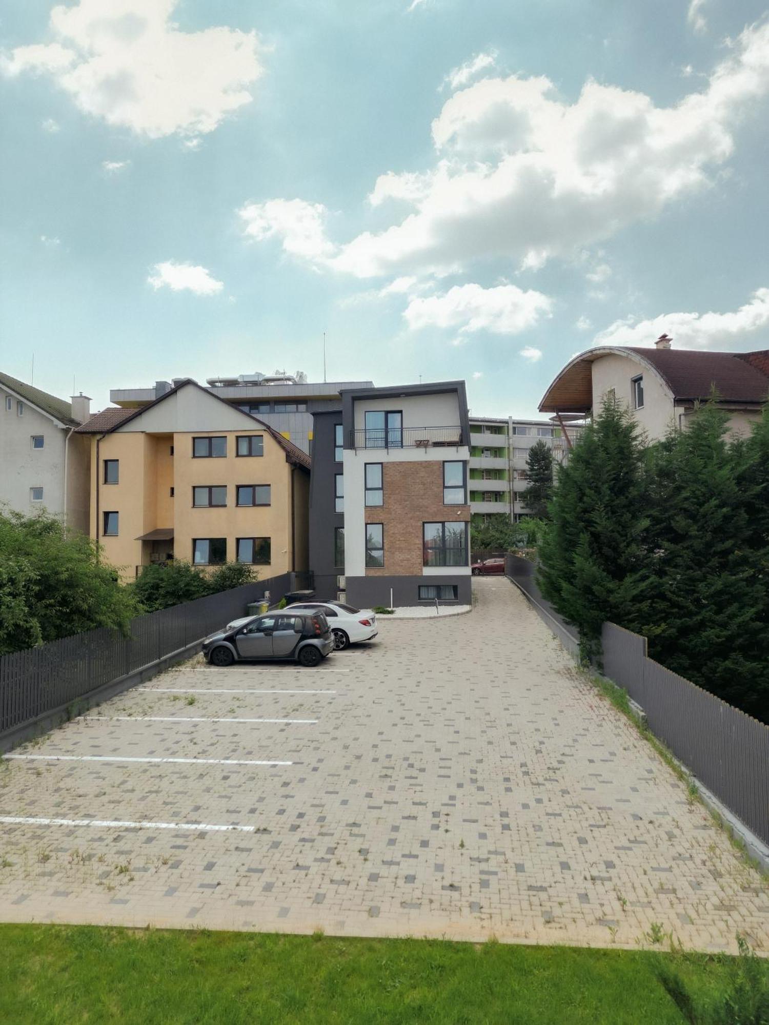 Zen Garden Apartments คลูจ-นาโปกา ภายนอก รูปภาพ
