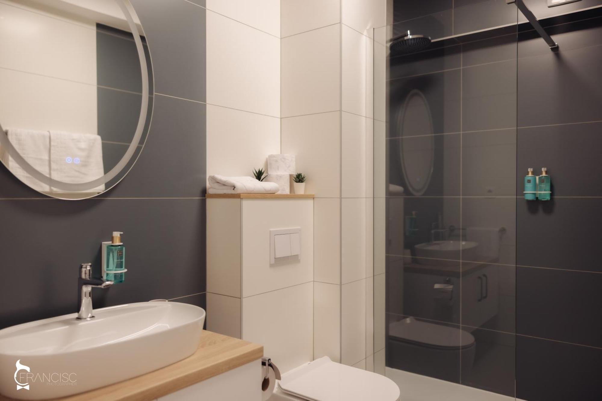 Zen Garden Apartments คลูจ-นาโปกา ห้อง รูปภาพ